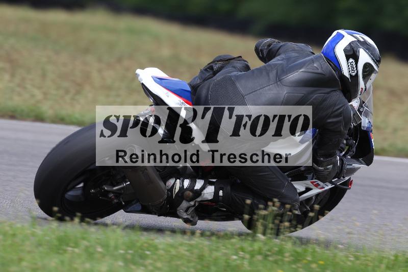 Archiv-2022/37 07.07.2022 Speer Racing ADR/Gruppe gelb/backside